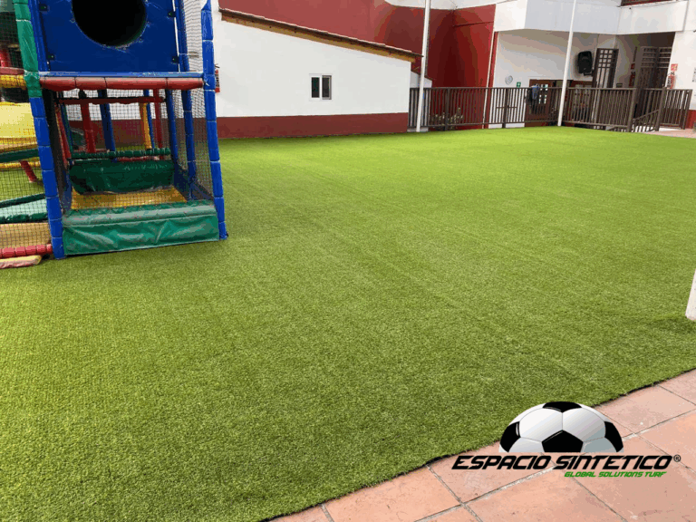 Pasto sintetico area infantil